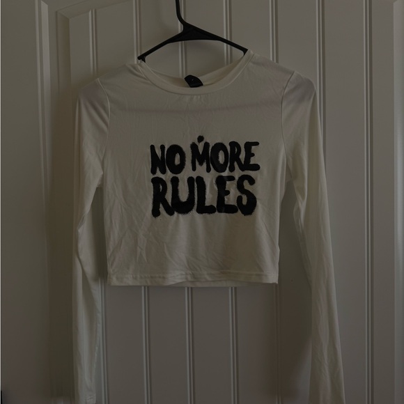 SHEIN Tops - SHEIN White Graphic Crop Top with Long Sleeves